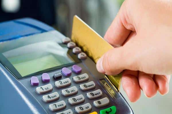 quẹt thẻ tín dụng là gì